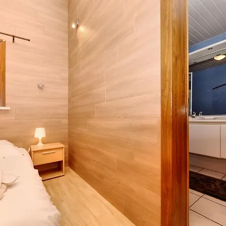 Durbuy Forest With Pool 빌라